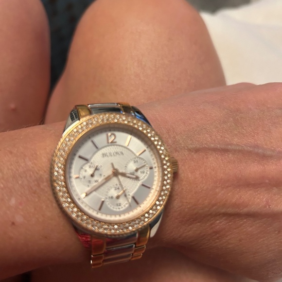 Pre-owned Women\'s Bulova Quartz 98N100 Swarovski Crystal Watch main image 2